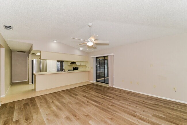 Photo - 5453 Colonial Oaks Blvd