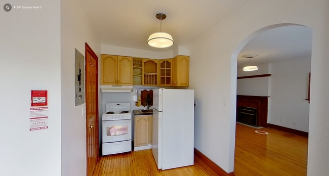 Building Photo - 157 Spadina Rd Unit 3