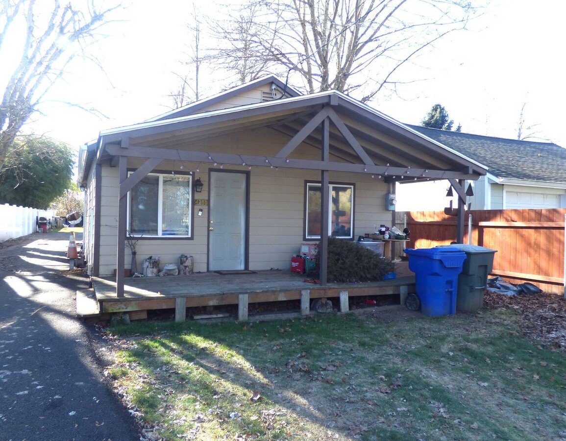 2 bed house in South Salem - 2 bed house in South Salem