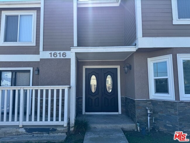 Building Photo - 1616 W 206th St Unit #1