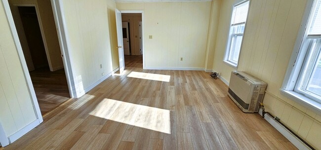 50-52-52 Howard St Unit 50 Howard St - Private Room for Rent