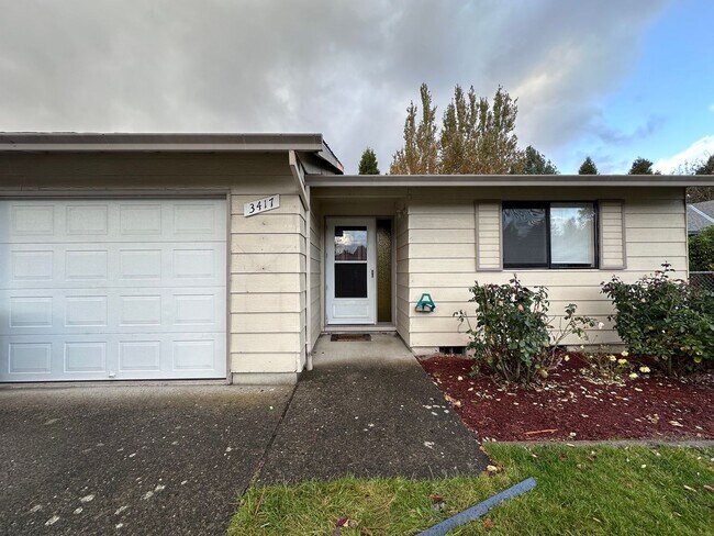 2 Bedroom Gresham Duplex - 2 Bedroom Gresham Duplex House