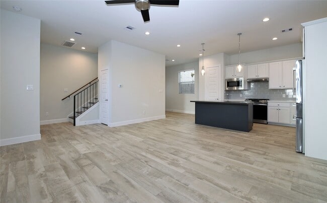 Photo - 506 W Donovan St
