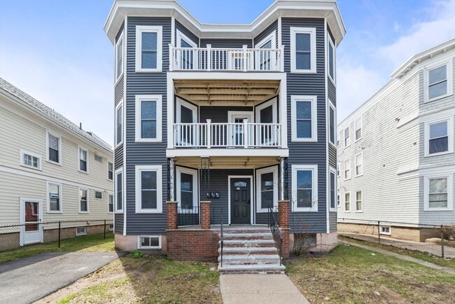 Building Photo - 516 Washington St Unit 3