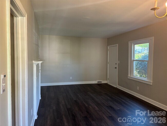 Photo - 2565 Brentwood Pl