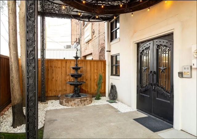 115 E Moore Ave Unit 203