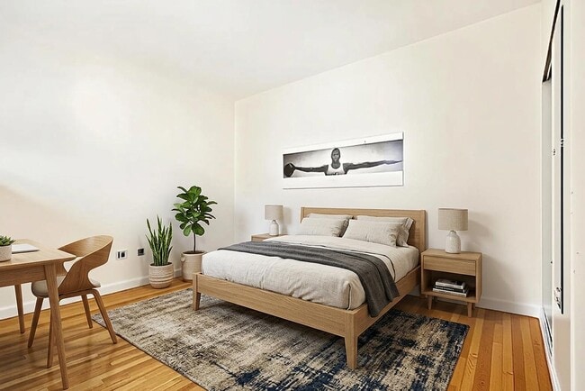 Photo - 142 E 35th St