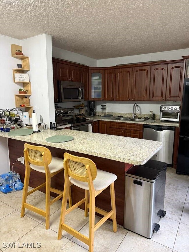 5236 Cedarbend Dr