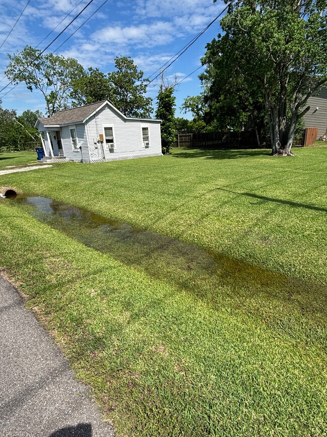 Photo - 608 W Cedar St