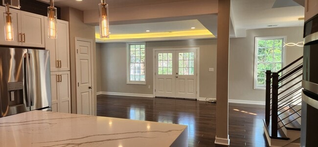 Photo - 402 McKenzie Dr