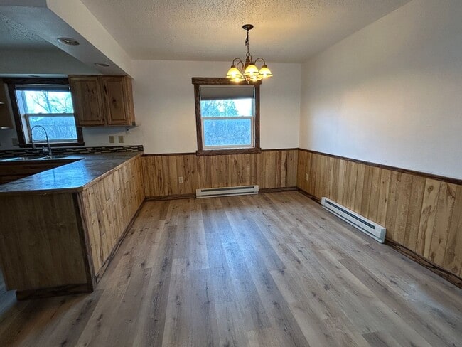 Photo - 253 W Main St Unidad #3