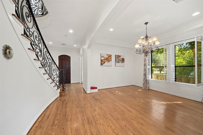 Photo - 4321 Jim West St