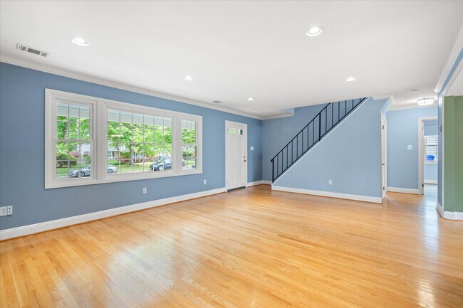Photo - 5406 Dunsmore Rd