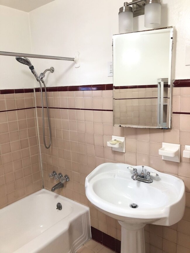 8149 Blackburn Ave Unit 8149.5