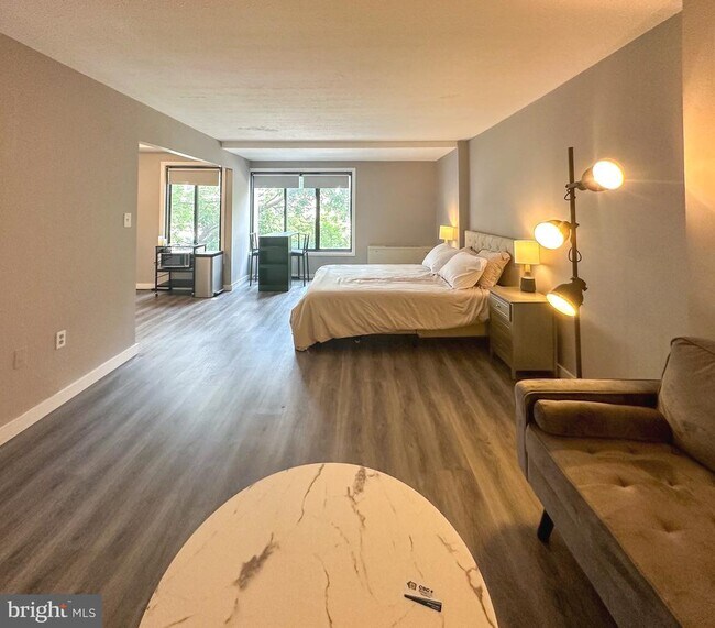 Photo - 1440 N St NW Unit 308