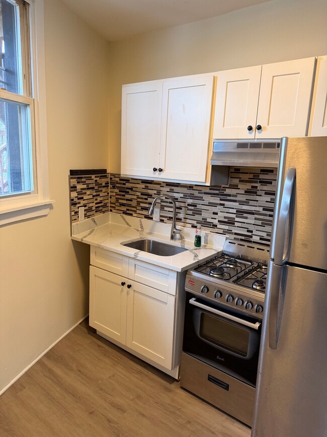 Building Photo - 325 Atlantic Ave Unit 1