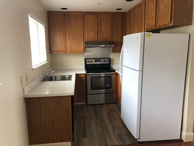 2030 Miramonte Ave Unit 7  