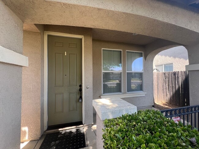 Photo - Beautiful 3 Bed, 2 Bath Elk Grove Home!