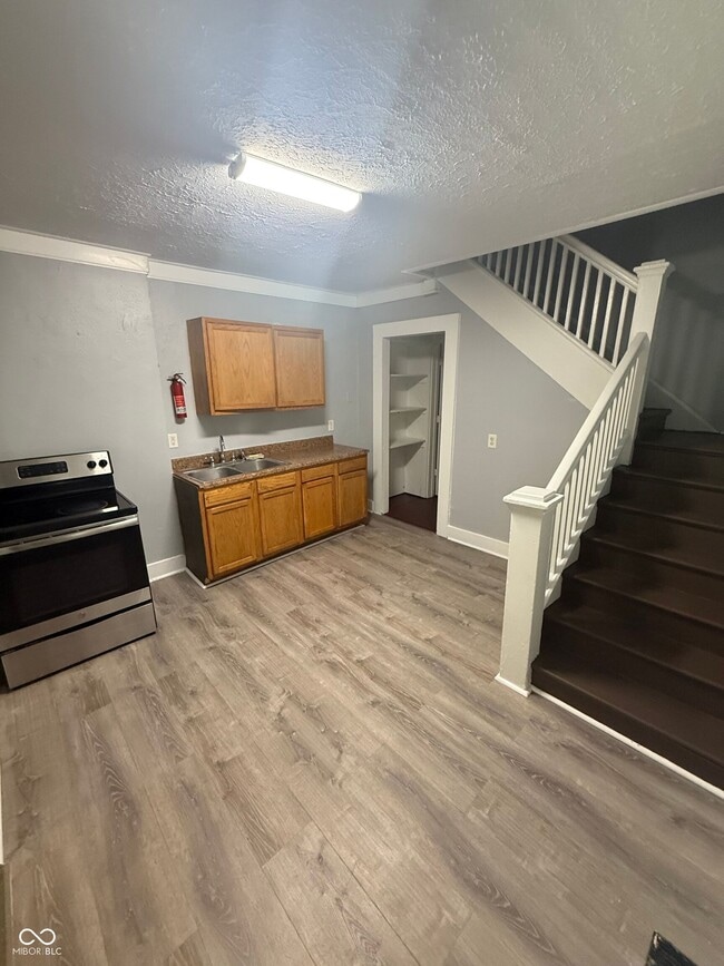 Photo - 3709 N Kenwood Ave