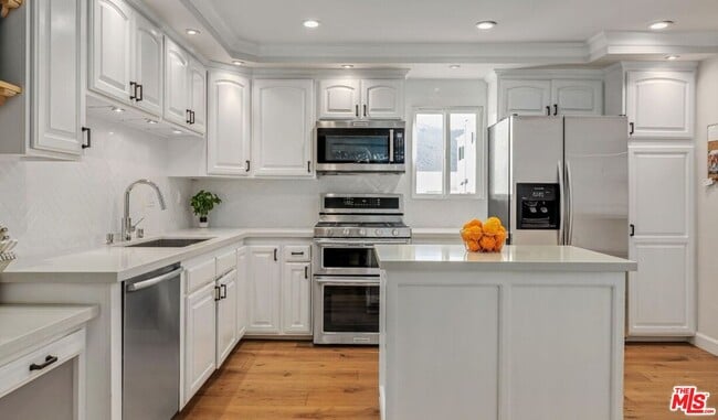 Photo - 17219 Palisades Cir Rental