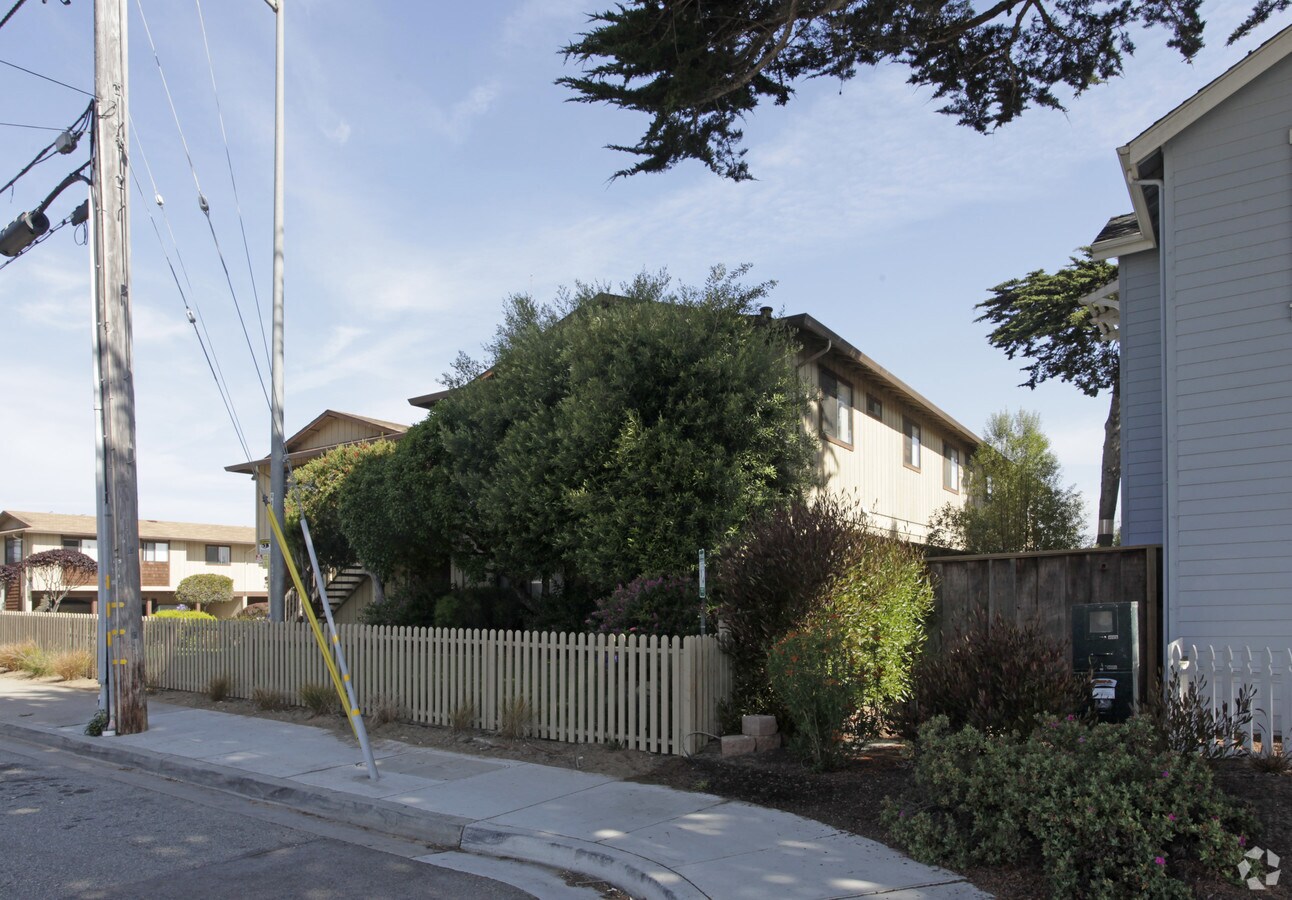 Photo - Pelican Cove Apartments