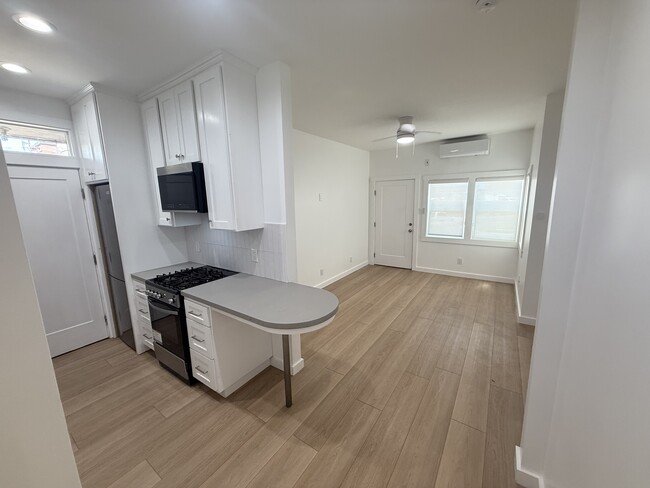 Building Photo - 1404 Colton St Unit 1404