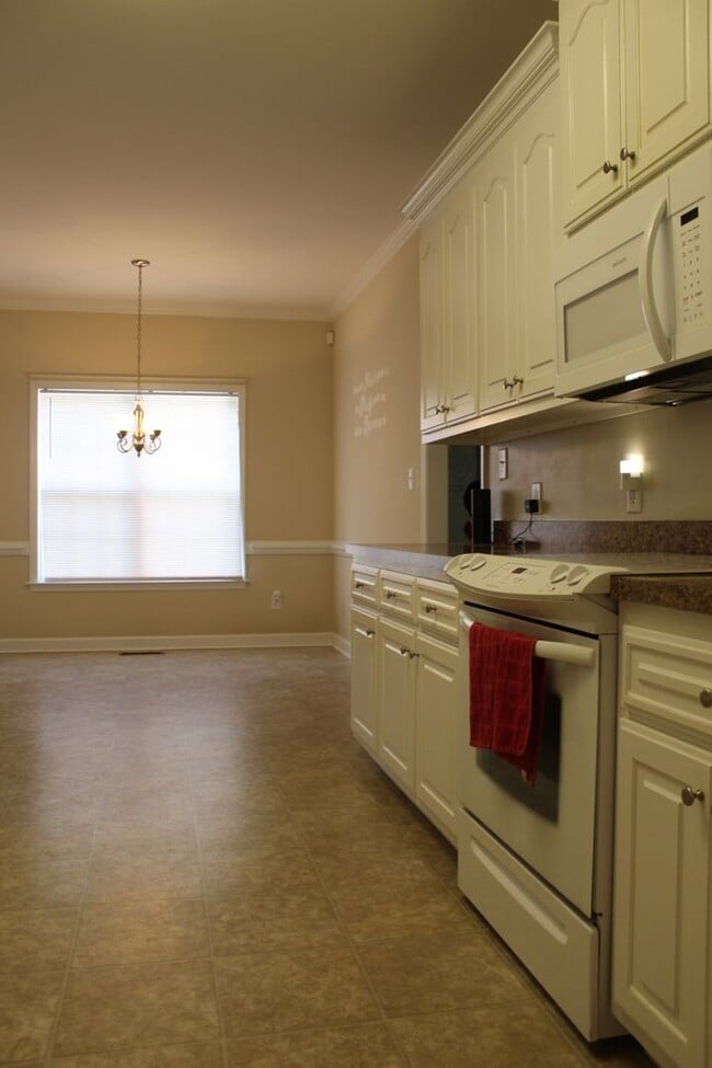 Photo - 205 Stillwater Creek Dr