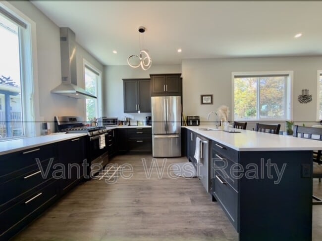 158 Cariboo Rd