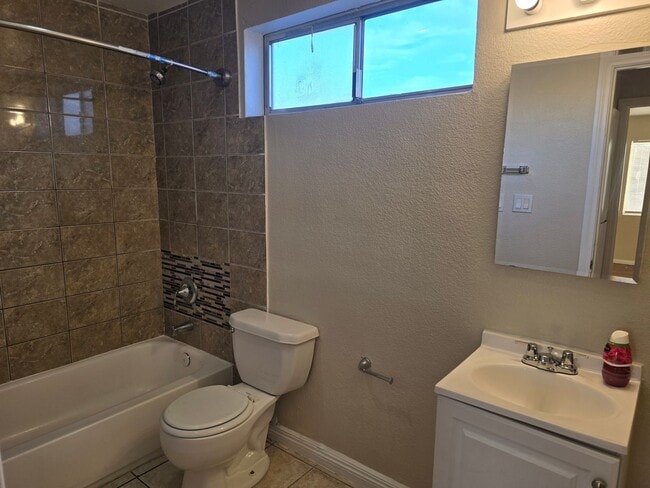 Photo - 1724 Breckenwood Ct Unidad 2