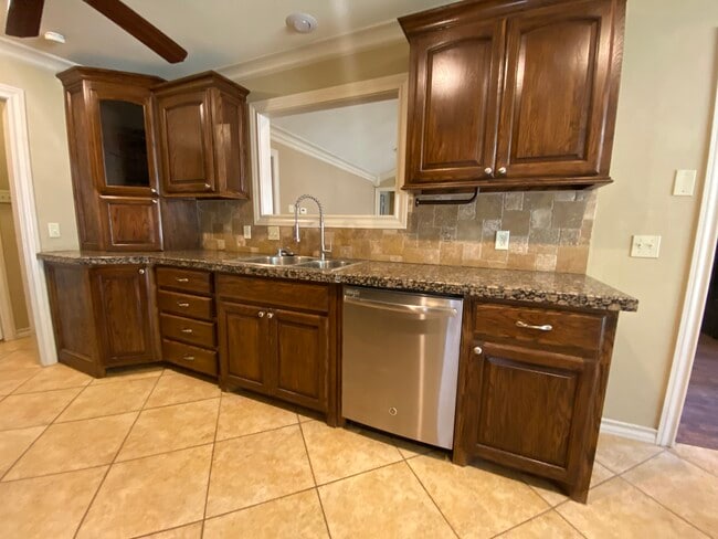 Photo - 7202 Zoar Ave
