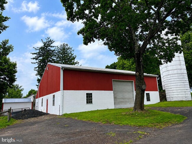 Building Photo - 34 Fretz Rd