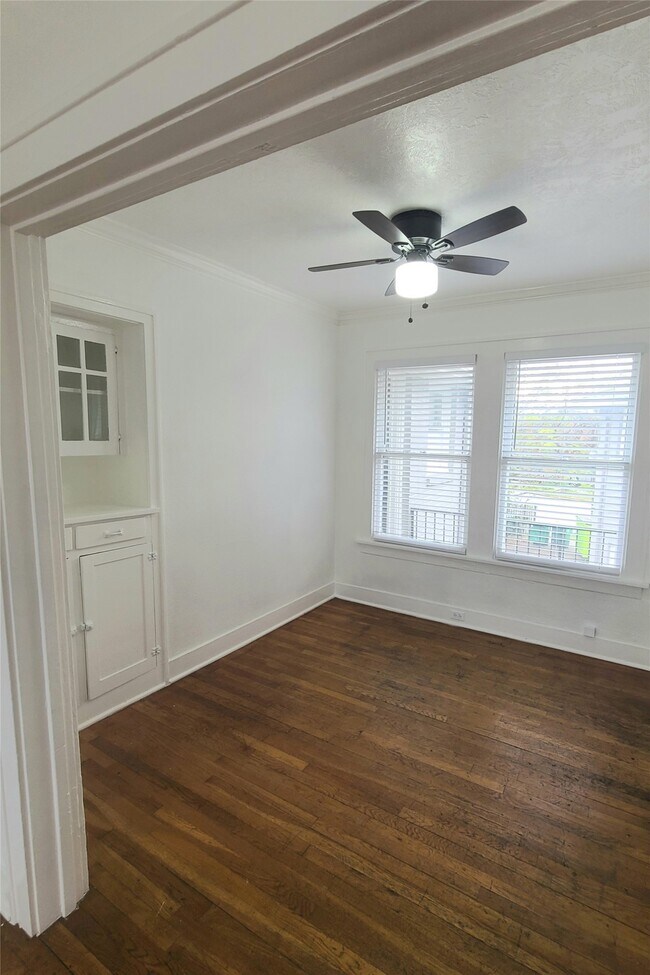 Photo - 4414 Woodside St Unit 8