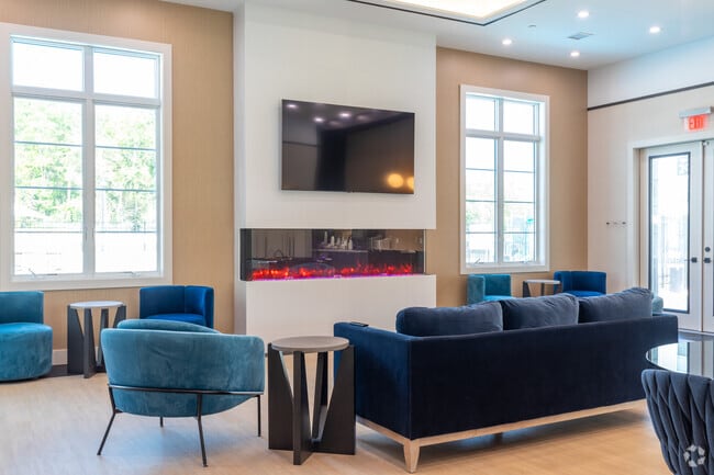 Clubhouse - The Paragon