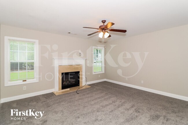 4033 Pond Edge Rd SW