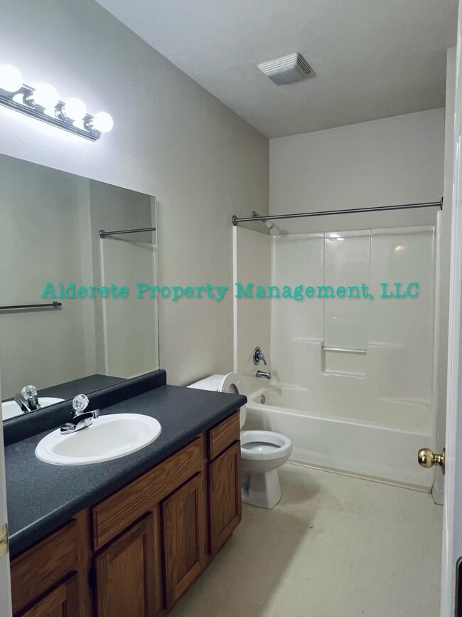 Photo - 4257 Sabana Loop SE