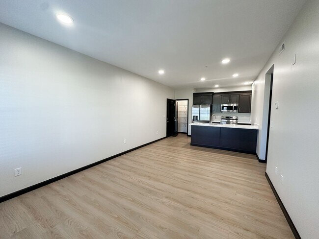 Photo - New! Beautiful 1 Bed, 1 Bath Apartment in ... Unit 2010-104