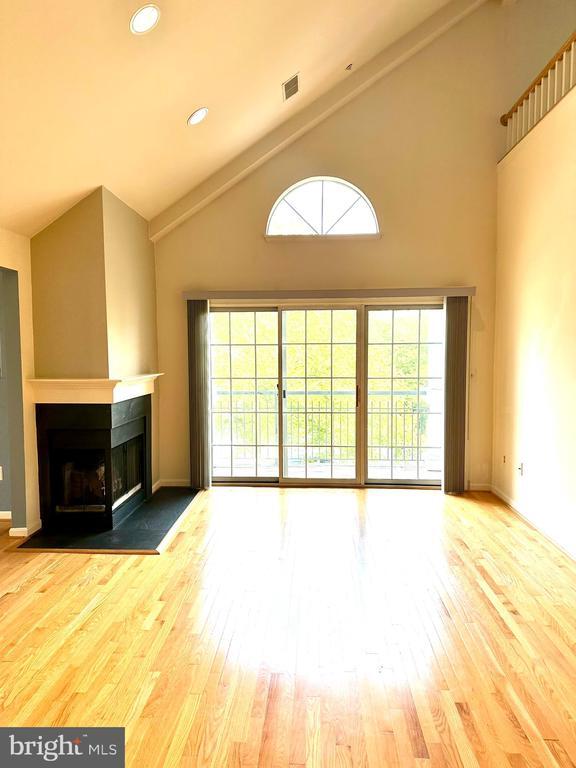 Photo - 164 Kendrick Pl Unidad 164-36