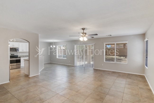Photo - 31420 N Shale Dr