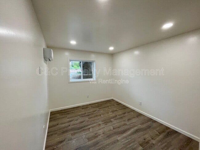 Photo - 599 Irving Ave Unit 4