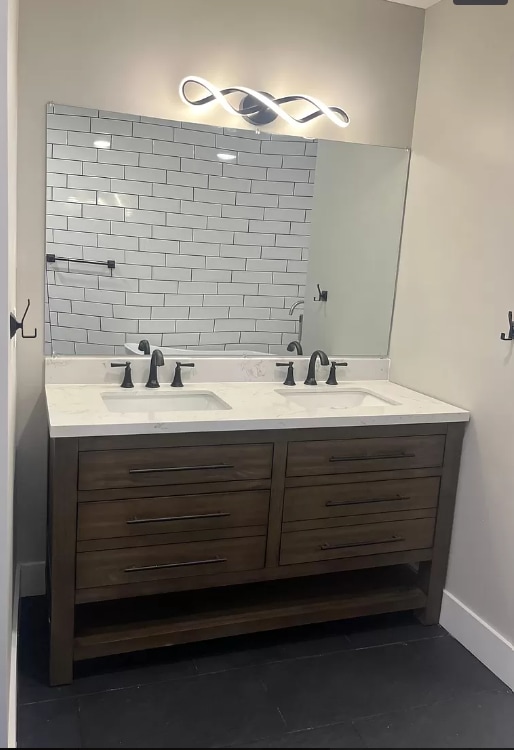 Photo - 110 Hemlock St