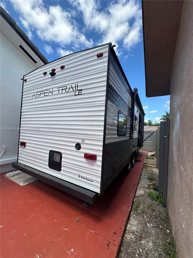 Photo - 18211 SW 143rd Ct House