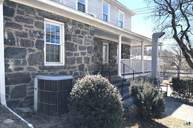 Building Photo - 243 Glenville Rd