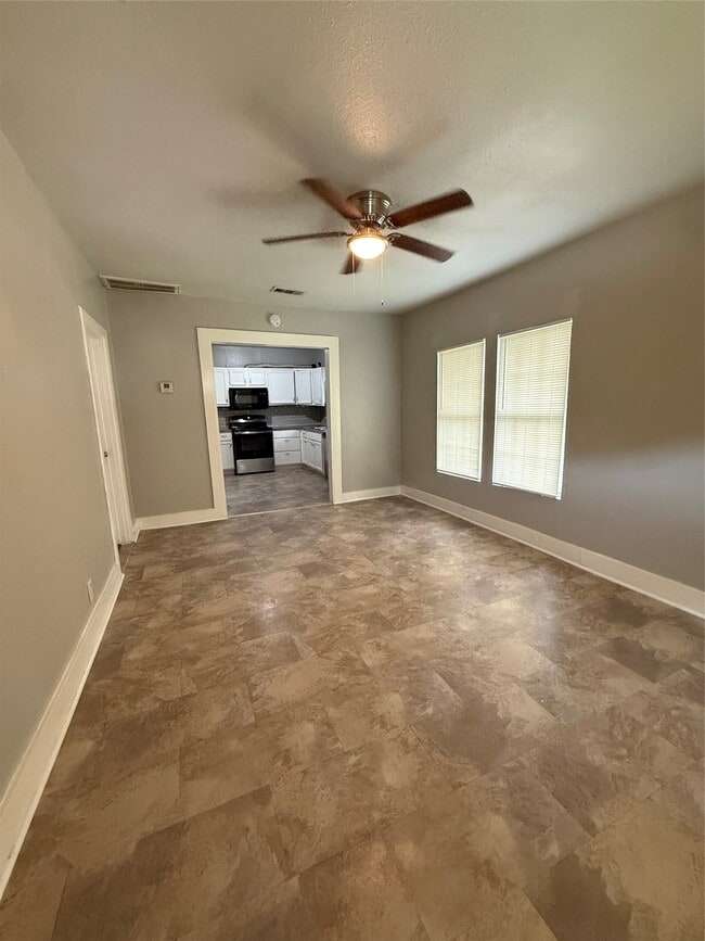 Photo - 118 E Murrill Ave