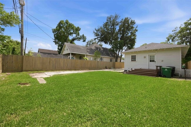 Photo - 208 Archer St