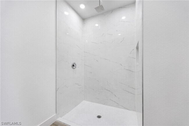 Photo - 1217 Cellini St E