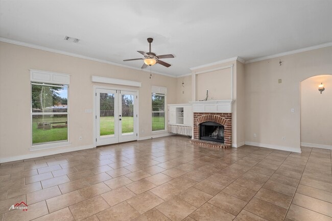 Photo - 306 Avondale Ln