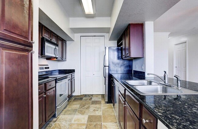 Photo - 7575 Kirby Dr Unit 2304