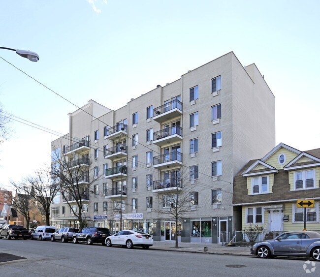 Photo - 89-16 175th St