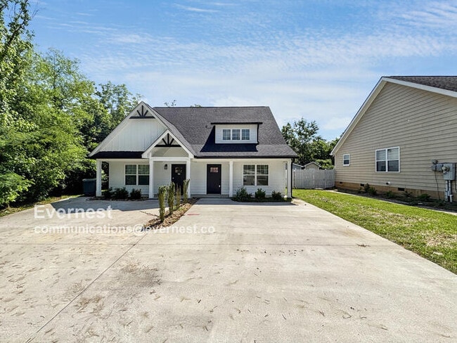 Charming 3-Bedroom Home in a Convenient Lo... - Charming 3-Bedroom Home in a Convenient Lo...
