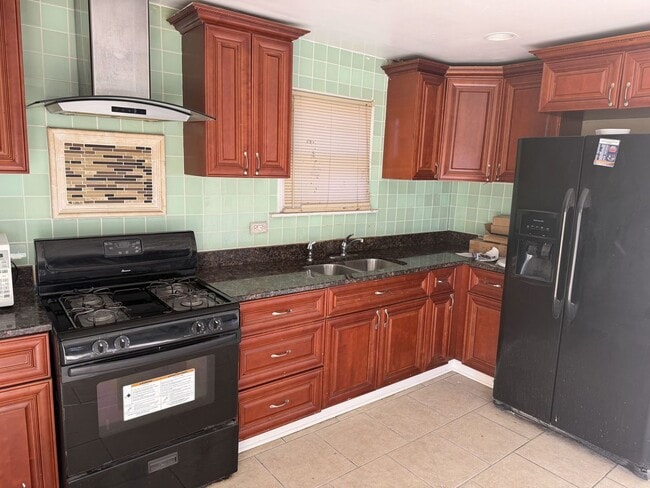 Photo - 14941 Evans Ave